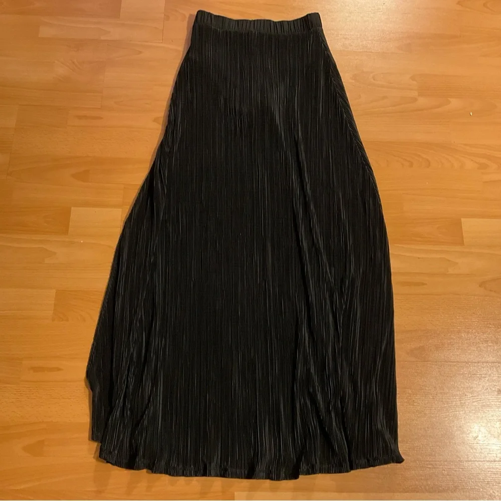 Alo Yoga Micro Plisse Game On Long Skirt Black XS